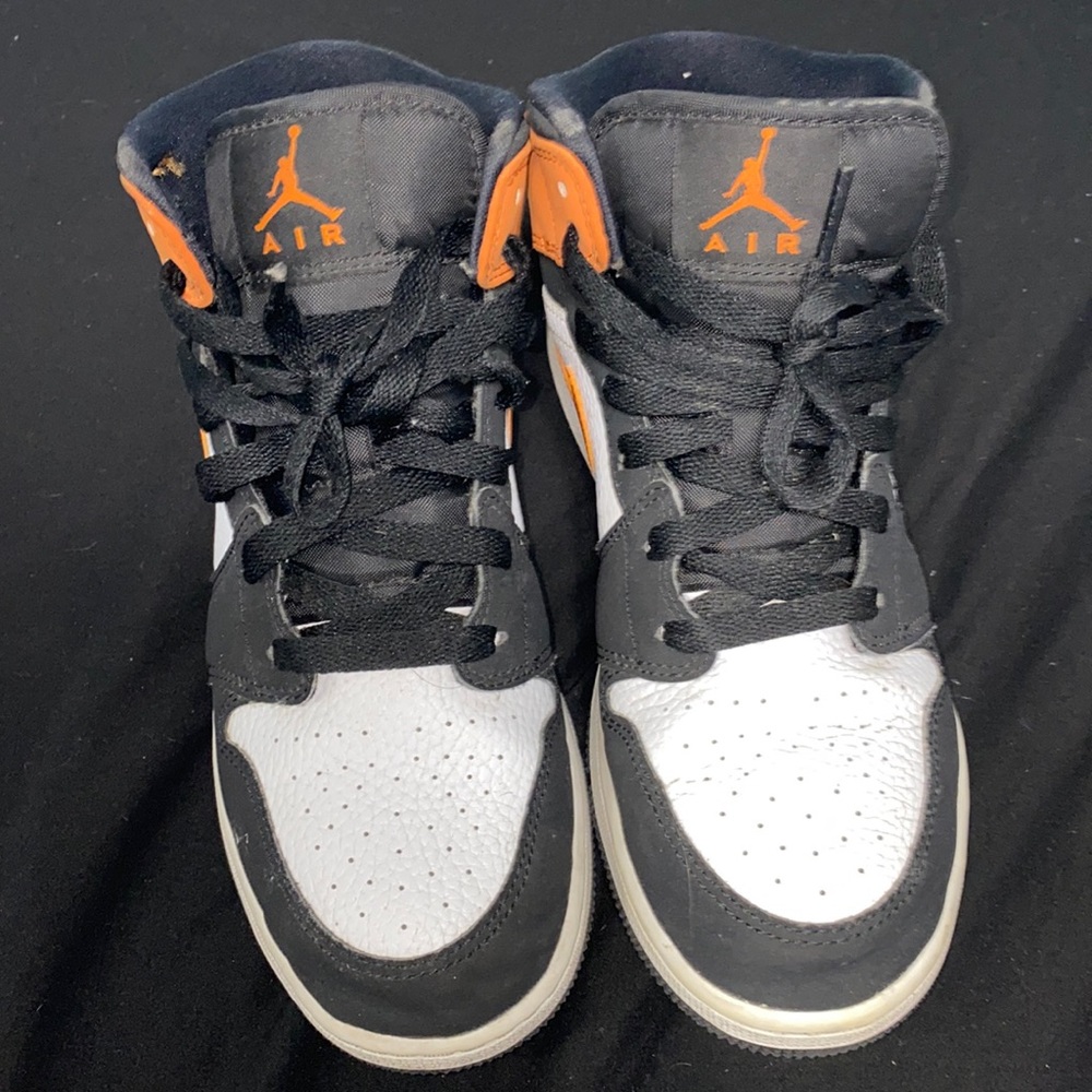 Air Jordan 1 mid GS “shattered backboard”